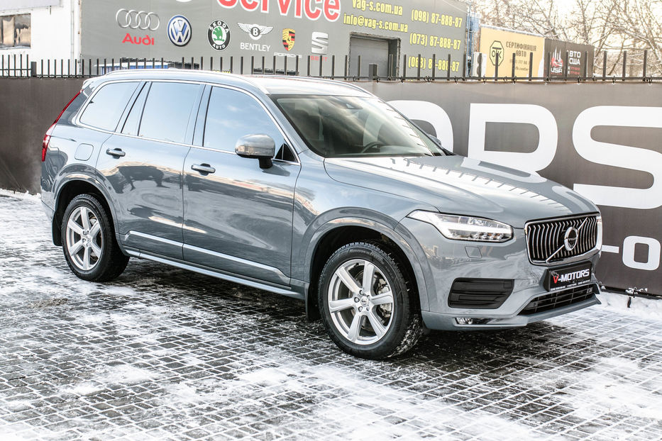 Продам Volvo XC90 B5 Momentum 2020 года в Киеве