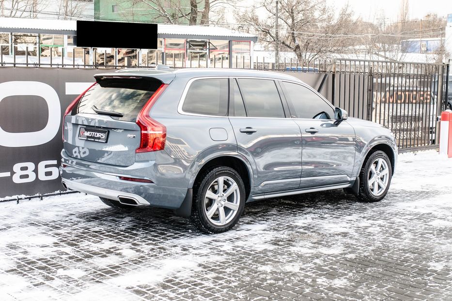 Продам Volvo XC90 B5 Momentum 2020 года в Киеве