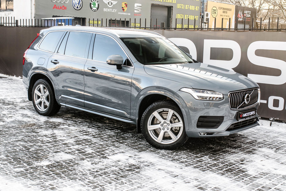 Продам Volvo XC90 B5 Momentum 2020 года в Киеве