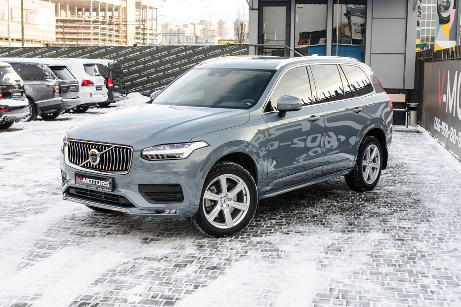 Продам Volvo XC90 B5 Momentum 2020 года в Киеве