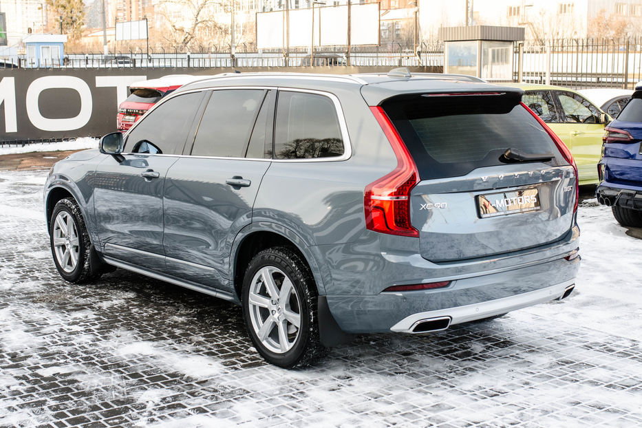 Продам Volvo XC90 B5 Momentum 2020 года в Киеве