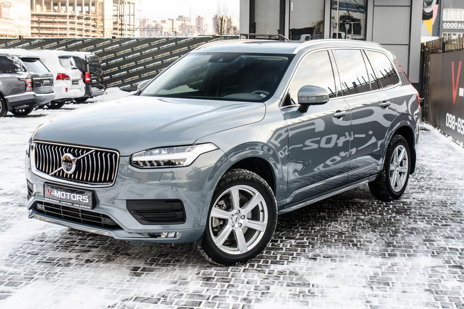 Продам Volvo XC90 B5 Momentum 2020 года в Киеве