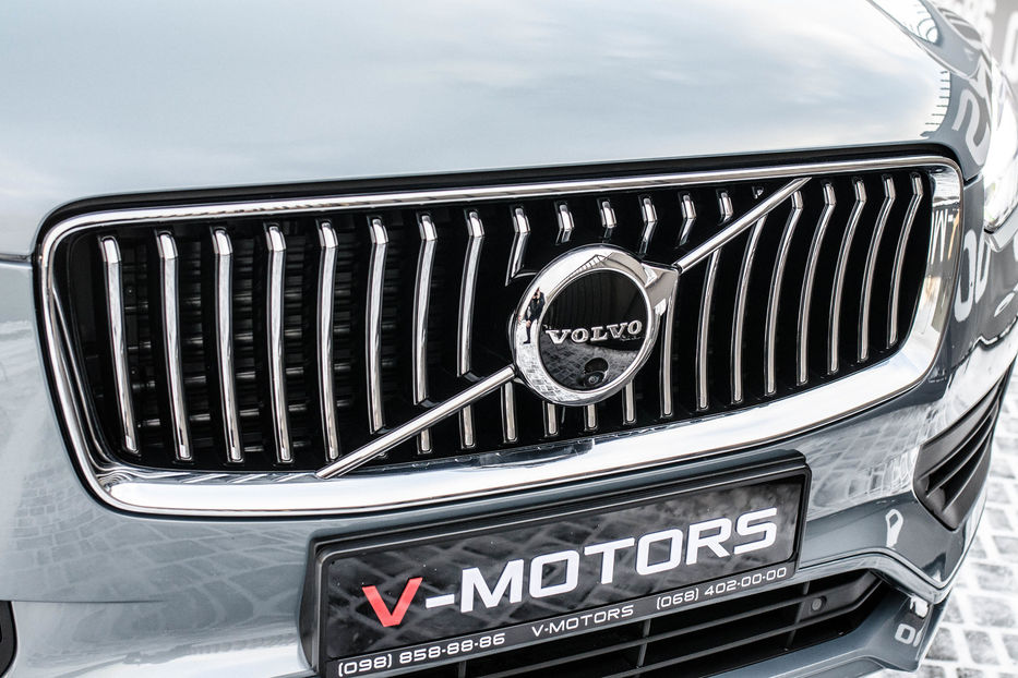 Продам Volvo XC90 B5 Momentum 2020 года в Киеве