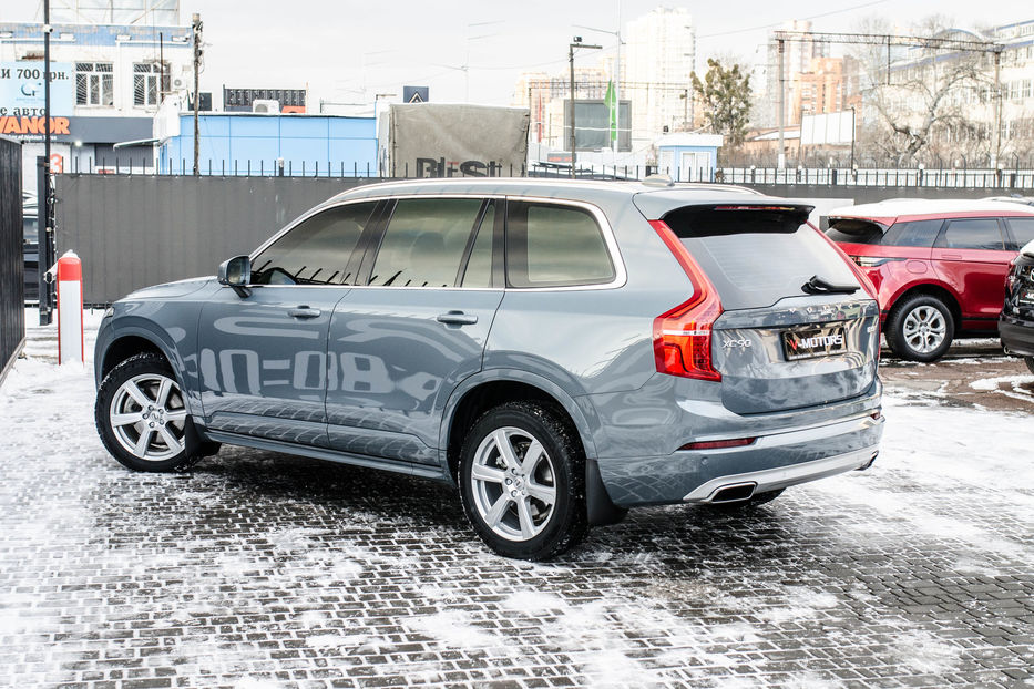 Продам Volvo XC90 B5 Momentum 2020 года в Киеве