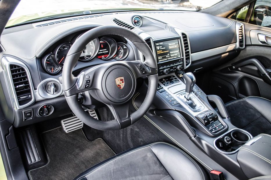 Продам Porsche Cayenne GTS 2014 года в Киеве