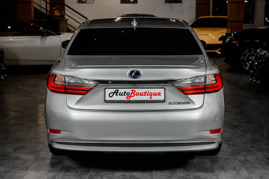 Продам Lexus ES 300 H Restyling Hybrid  2015 года в Одессе