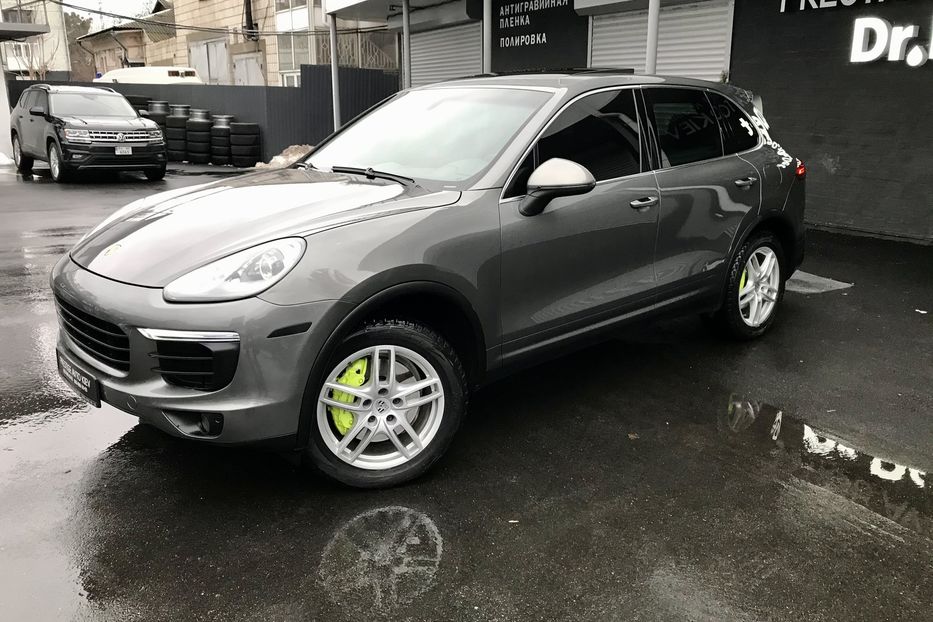 Продам Porsche Cayenne S HYBRID 2015 года в Киеве