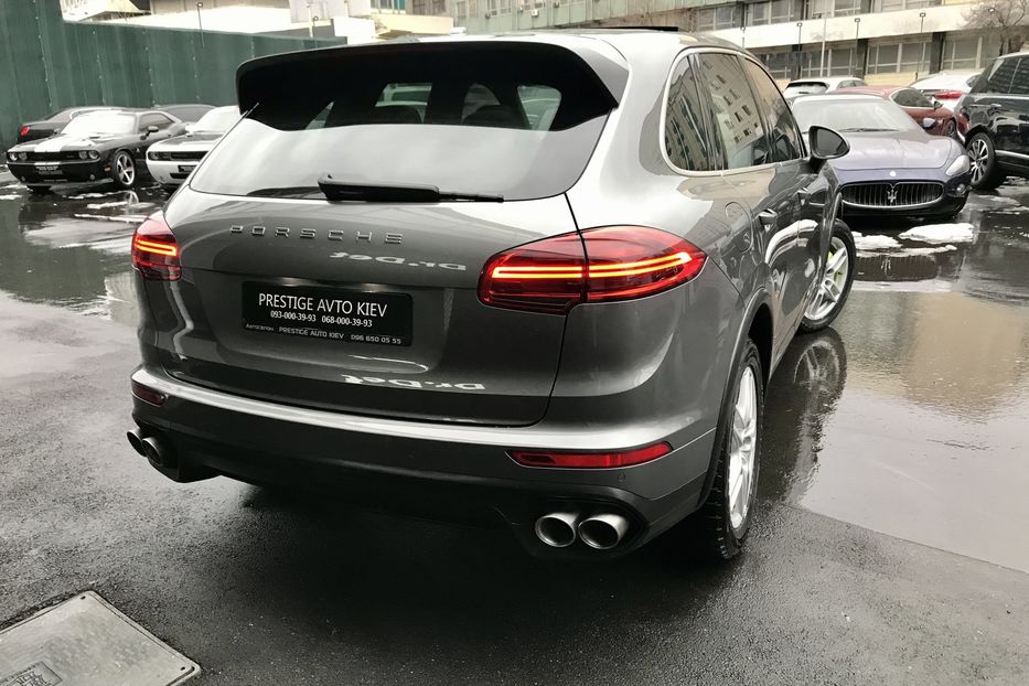 Продам Porsche Cayenne S HYBRID 2015 года в Киеве