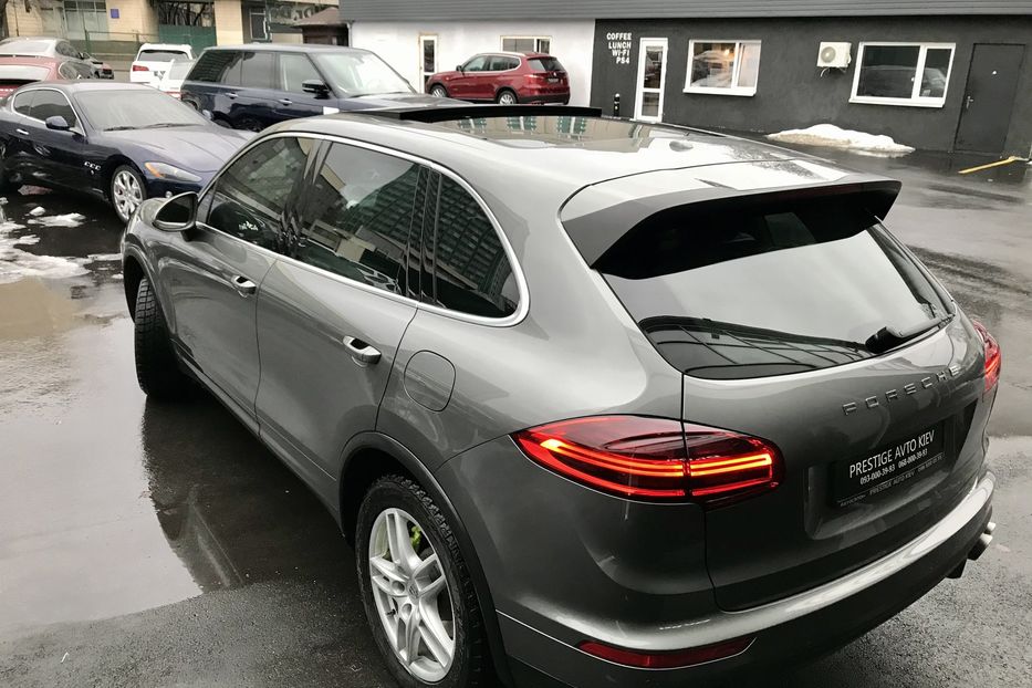 Продам Porsche Cayenne S HYBRID 2015 года в Киеве