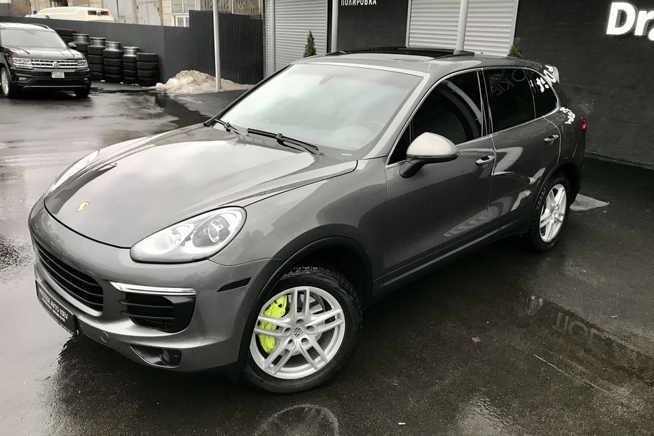 Продам Porsche Cayenne S HYBRID 2015 года в Киеве