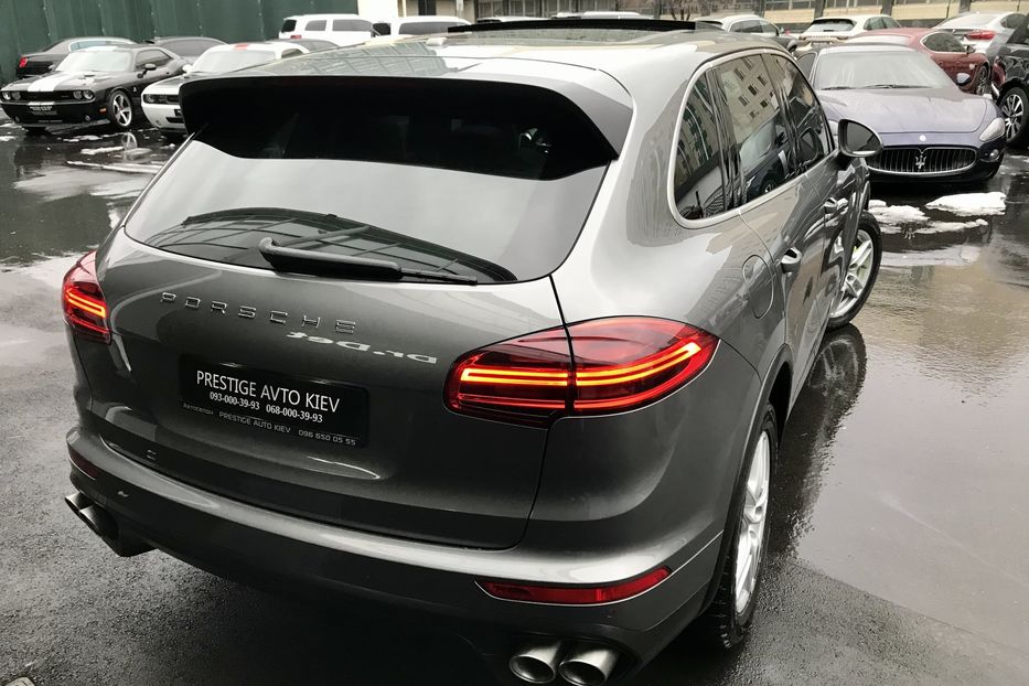 Продам Porsche Cayenne S HYBRID 2015 года в Киеве