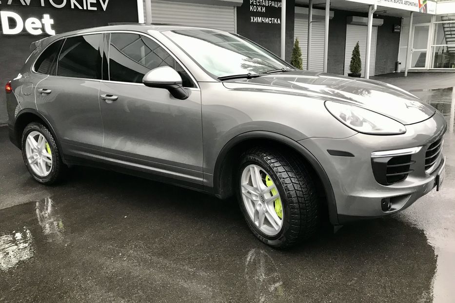 Продам Porsche Cayenne S HYBRID 2015 года в Киеве