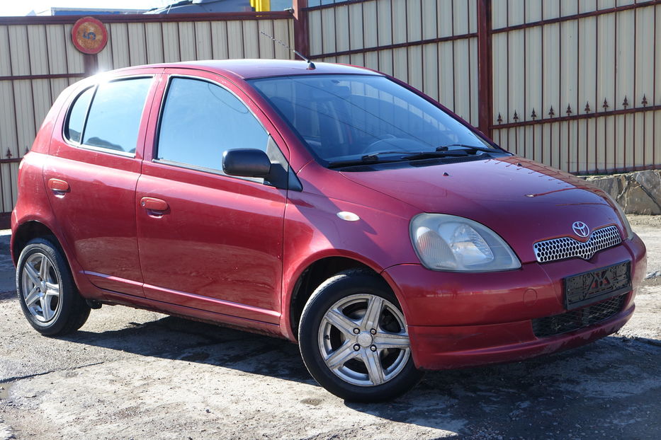 Продам Toyota Yaris automat 2003 года в Одессе