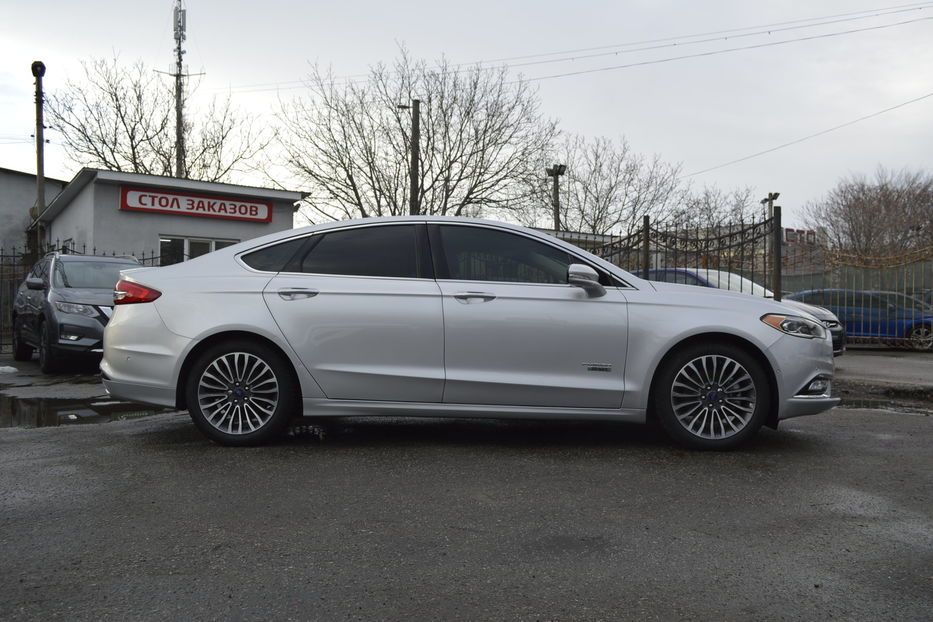 Продам Ford Fusion HYBRID Plug-in Titanium 2016 года в Одессе