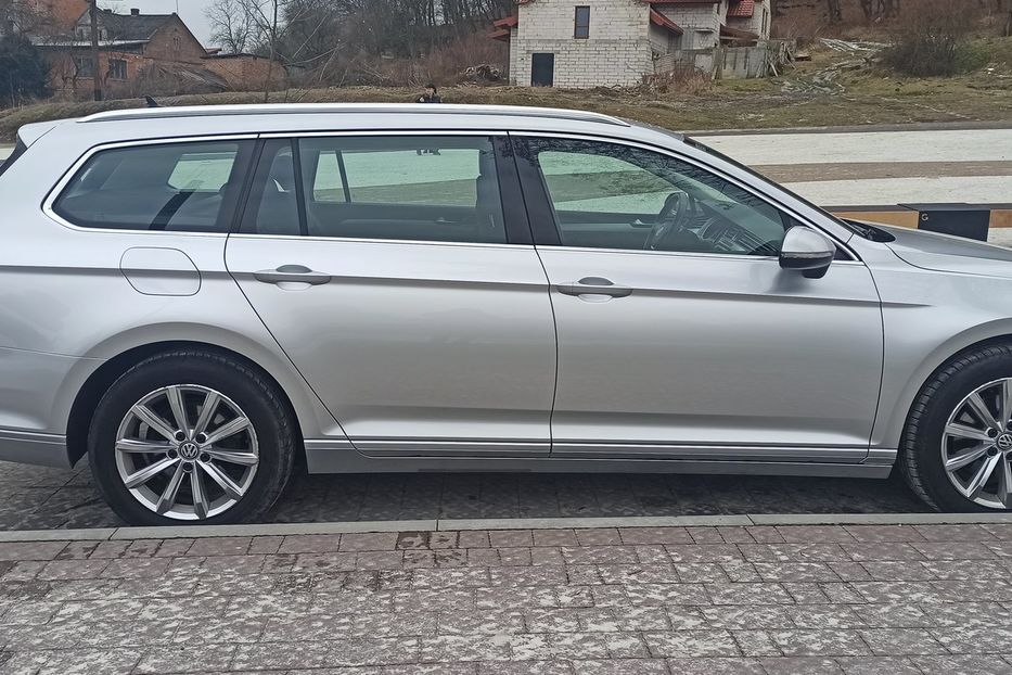 Продам Volkswagen Passat B8 2.0 150 DSG 6 2016 года в Львове