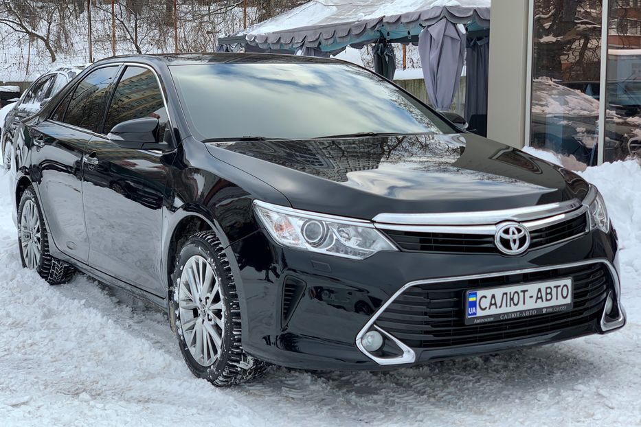 Продам Toyota Camry Premium 35th 2017 года в Киеве
