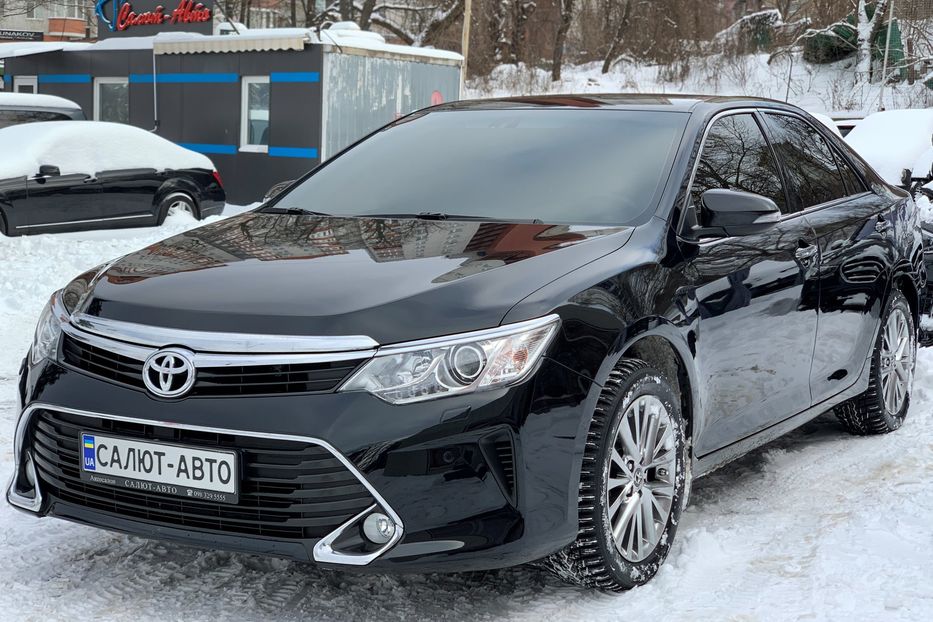 Продам Toyota Camry Premium 35th 2017 года в Киеве