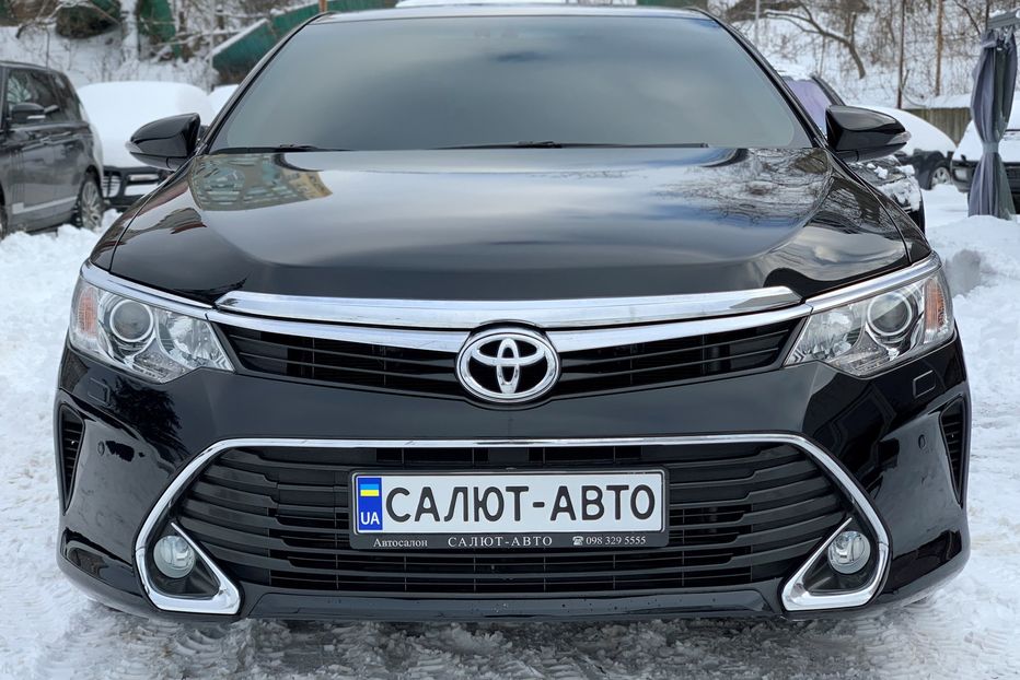 Продам Toyota Camry Premium 35th 2017 года в Киеве