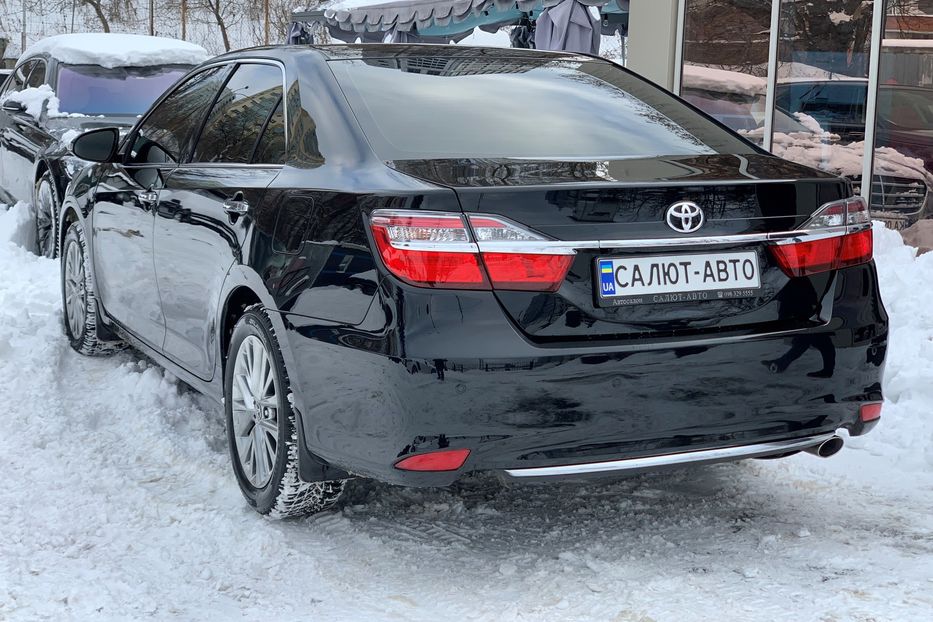 Продам Toyota Camry Premium 35th 2017 года в Киеве