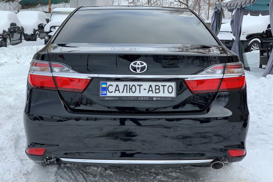 Продам Toyota Camry Premium 35th 2017 года в Киеве