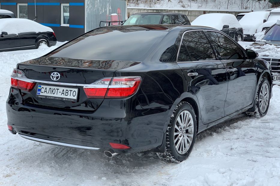 Продам Toyota Camry Premium 35th 2017 года в Киеве