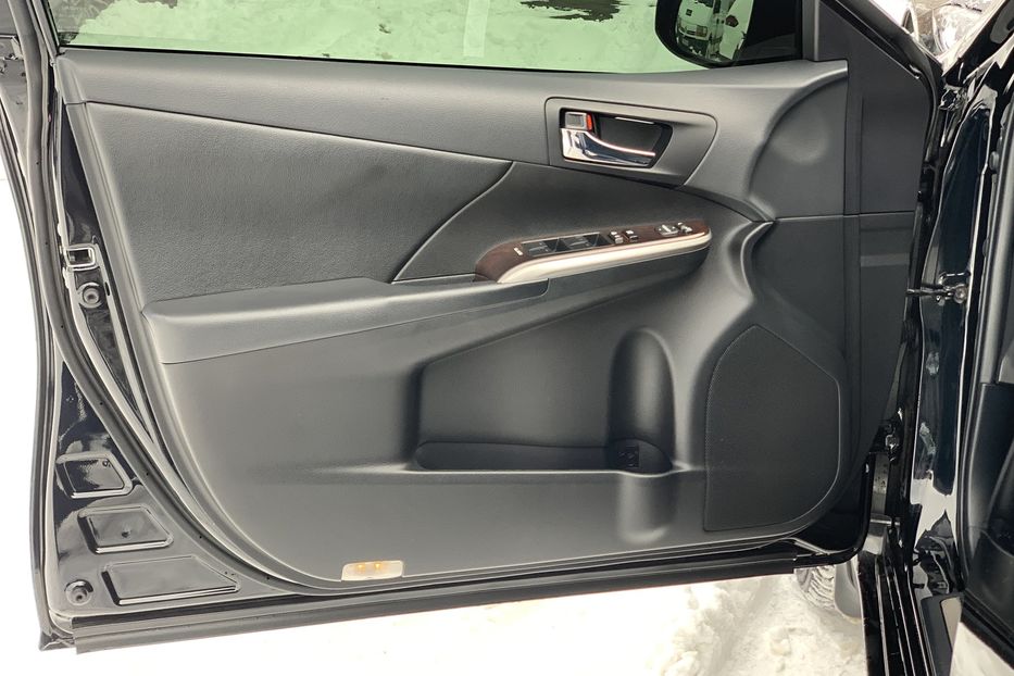 Продам Toyota Camry Premium 35th 2017 года в Киеве