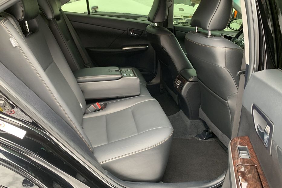Продам Toyota Camry Premium 35th 2017 года в Киеве