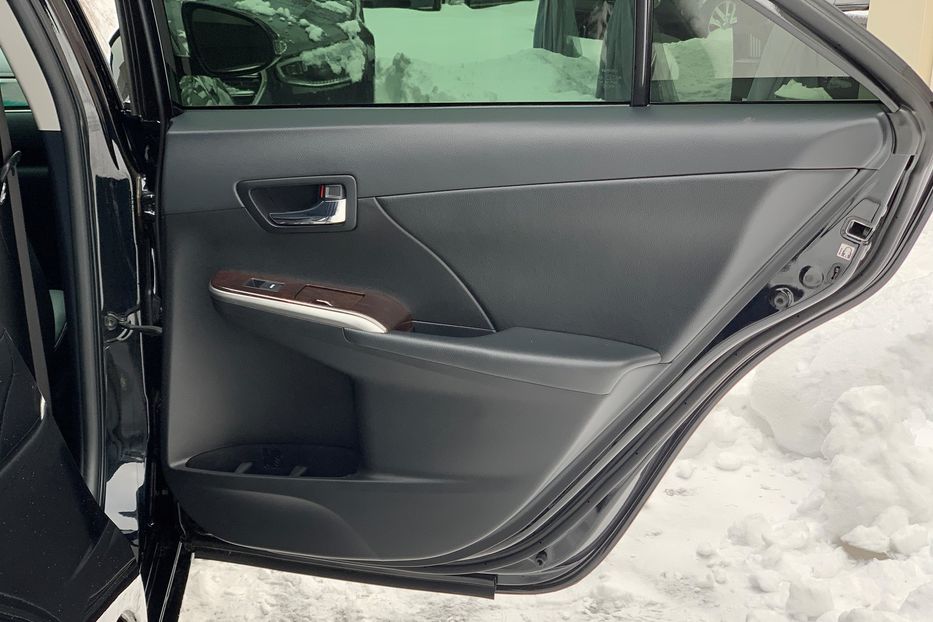 Продам Toyota Camry Premium 35th 2017 года в Киеве