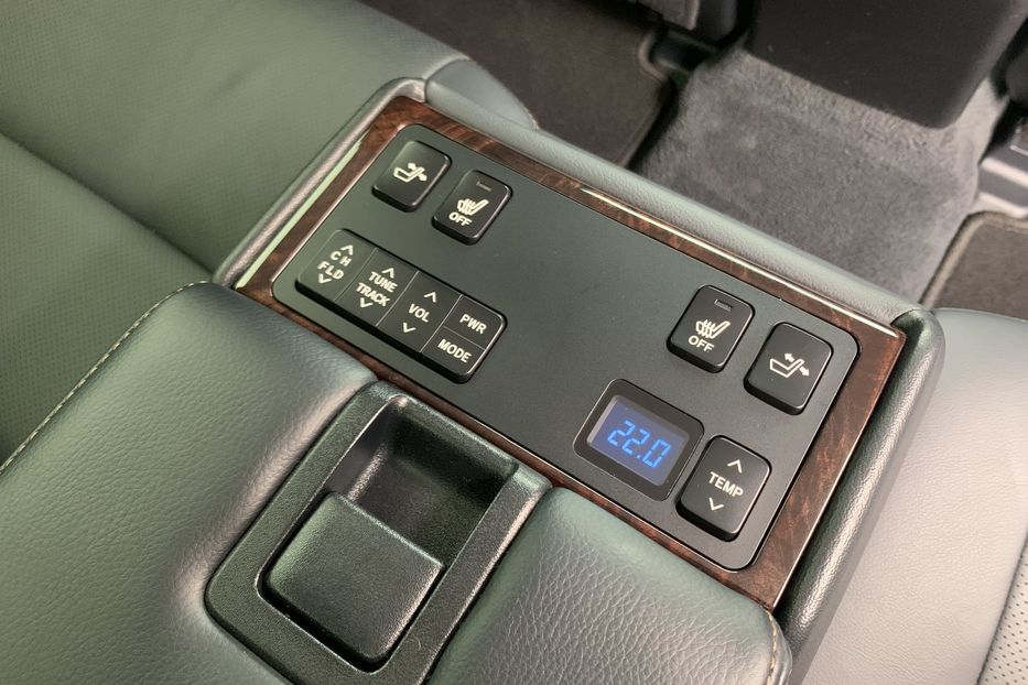 Продам Toyota Camry Premium 35th 2017 года в Киеве