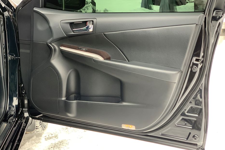 Продам Toyota Camry Premium 35th 2017 года в Киеве