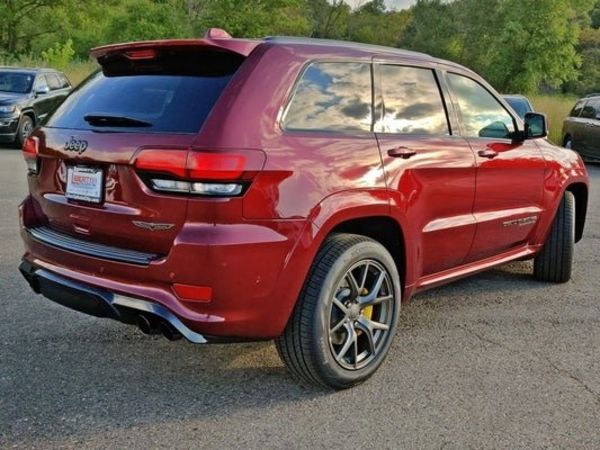 Продам Jeep Grand Cherokee Trackhawk 2021 года в Киеве