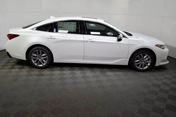 Продам Toyota Avalon 2021 года в Киеве