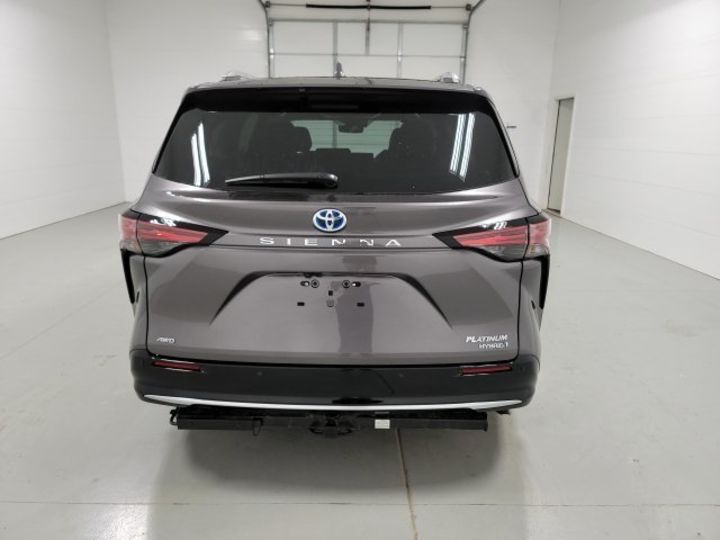 Продам Toyota Sienna Platinum 2021 года в Киеве