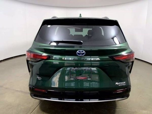 Продам Toyota Sienna Platinum 2021 года в Киеве