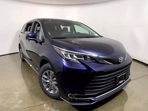 Продам Toyota Sienna XLE 2021 года в Киеве