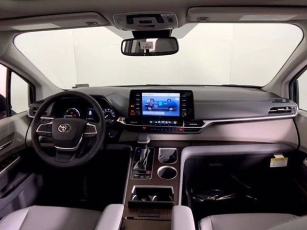 Продам Toyota Sienna XLE 2021 года в Киеве
