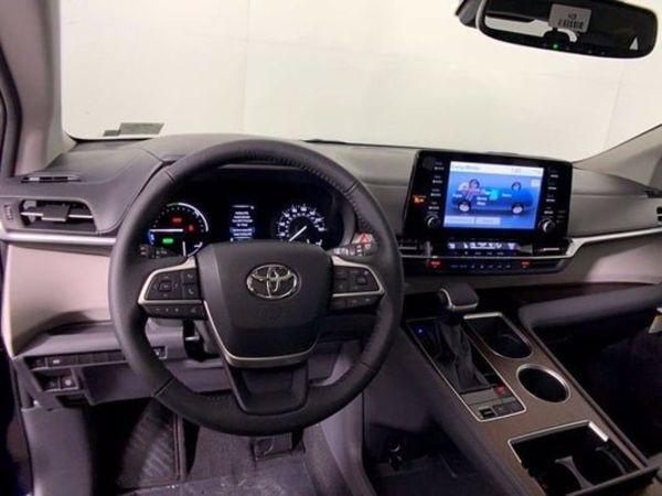 Продам Toyota Sienna XLE 2021 года в Киеве