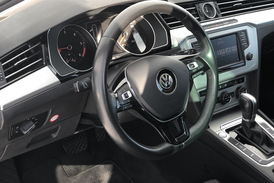 Продам Volkswagen Passat B8 Comfortline LED Nekrashen 2016 года в Житомире