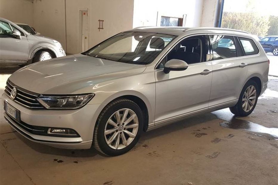 Продам Volkswagen Passat B8 2.0 BLUEMOTION Automat 2016 года в Львове