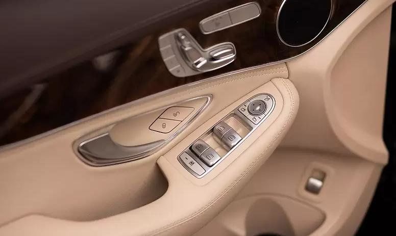 Продам Mercedes-Benz C-Class с 300 4matic 2015 года в Одессе