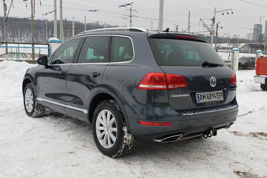 Продам Volkswagen Touareg 2011 года в Киеве