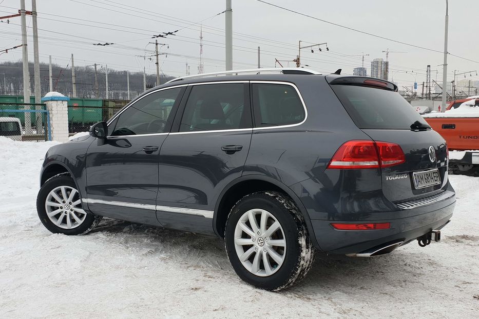 Продам Volkswagen Touareg 2011 года в Киеве