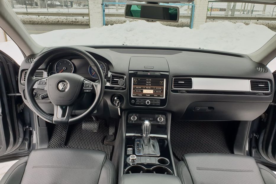 Продам Volkswagen Touareg 2011 года в Киеве