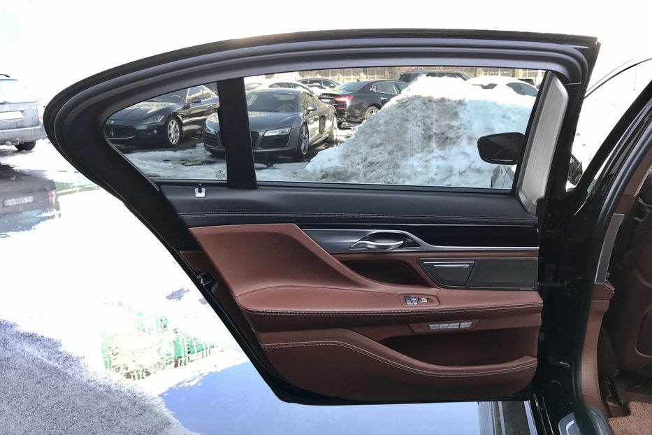 Продам BMW 750 Ld INDIVIDUAL 2017 года в Киеве