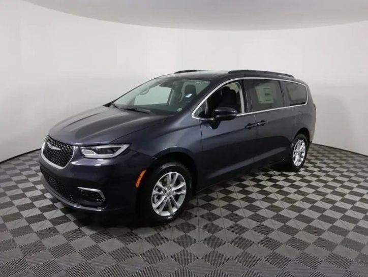 Продам Chrysler Pacifica TOURING AWD 2021 года в Киеве