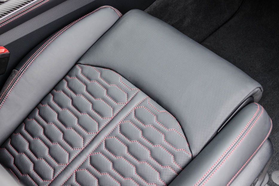 Продам Audi RS Q8 RS Dynamik plus 2020 года в Киеве