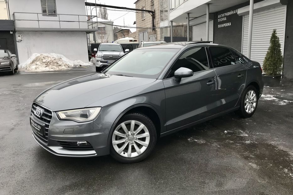 Продам Audi A3 TDI Официальный 2015 года в Киеве