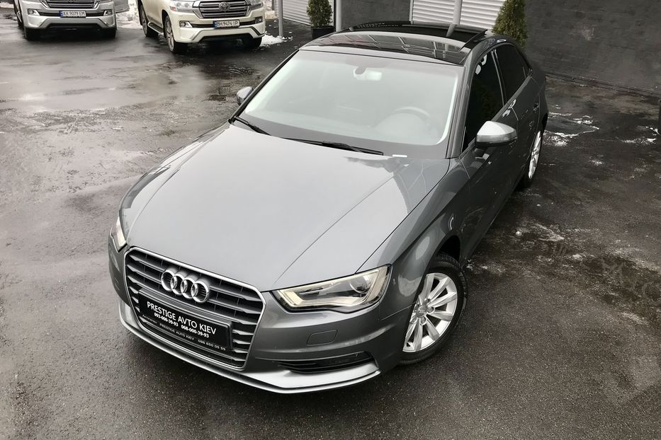 Продам Audi A3 TDI Официальный 2015 года в Киеве