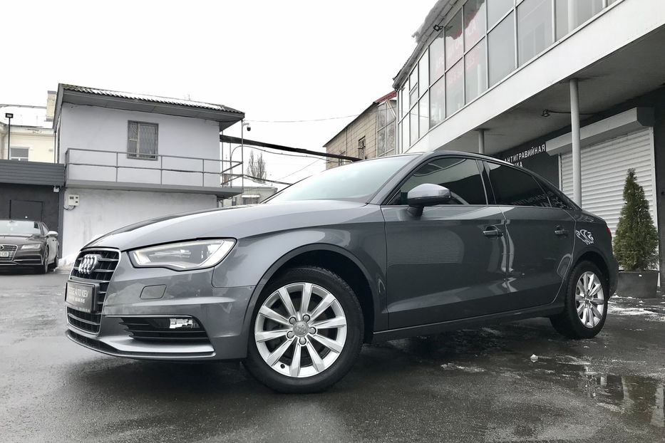 Продам Audi A3 TDI Официальный 2015 года в Киеве