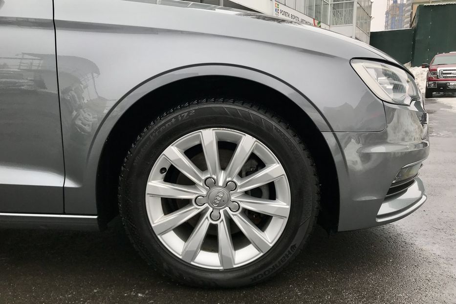 Продам Audi A3 TDI Официальный 2015 года в Киеве